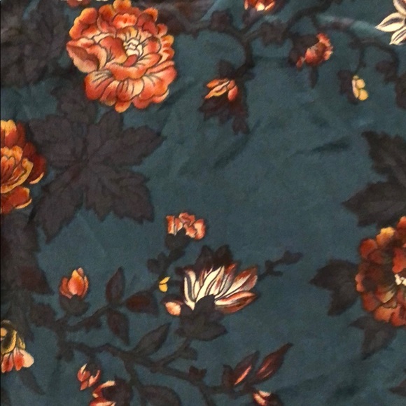 Wilfred Silk Tank Bundle - Picture 5 of 5